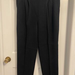 St. John Elegant Black knit women’s pull on Pants